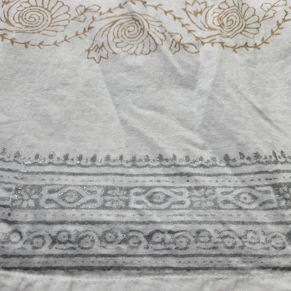 Peppermint Bay BOHO Medium White Flowy Cotton Top With Geometric Design - Picture 7 of 9